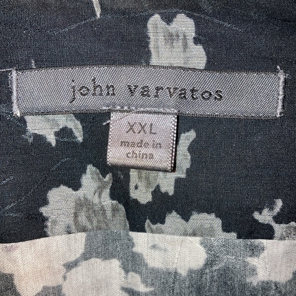 John Varvatos XXL..  black and grey floral shirt.. excellent used condition - Picture 2 of 3